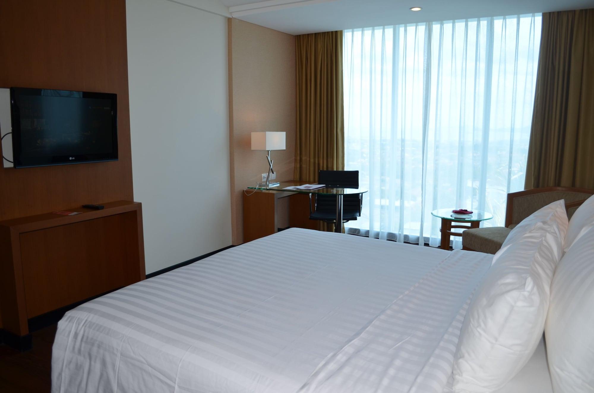 Emersia Hotel And Resort Bandar Lampung Exterior foto