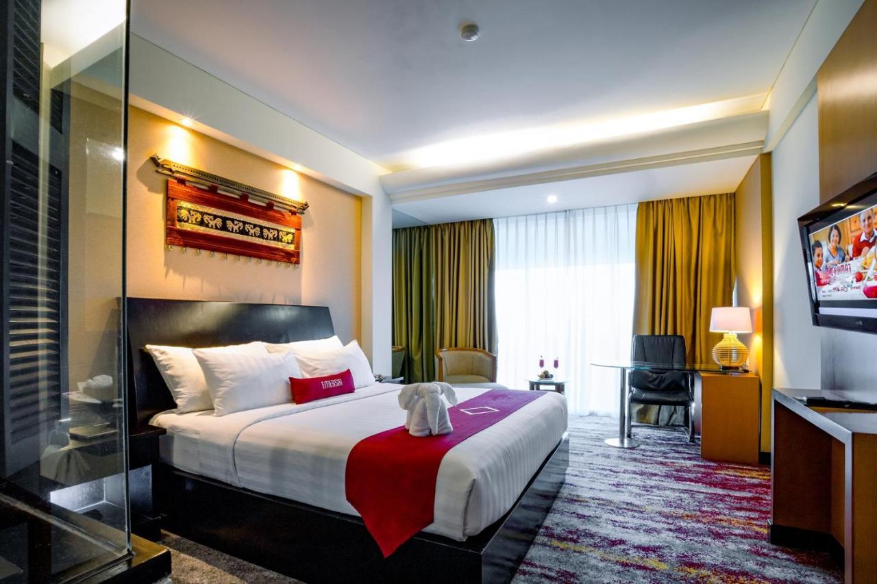 Emersia Hotel And Resort Bandar Lampung Exterior foto
